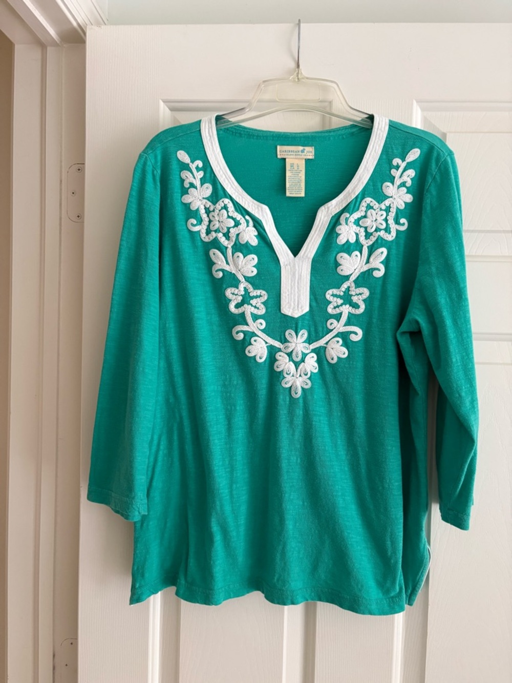 Caribbean Joe Green Tunic with White Floral Embroidery